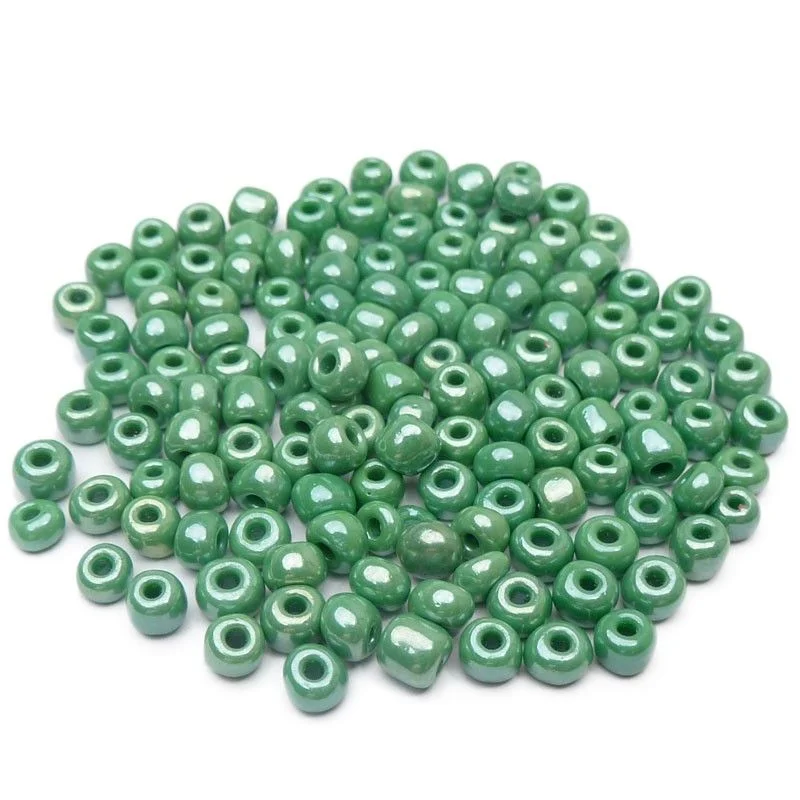 10g Skleněné korálky 4mm – zelený rokajl